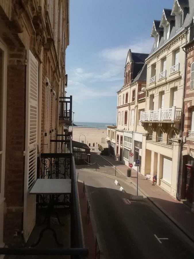 Trouville Centre 2 Pieces Balcon Sur Plage A 30 Metres Apartment Bagian luar foto