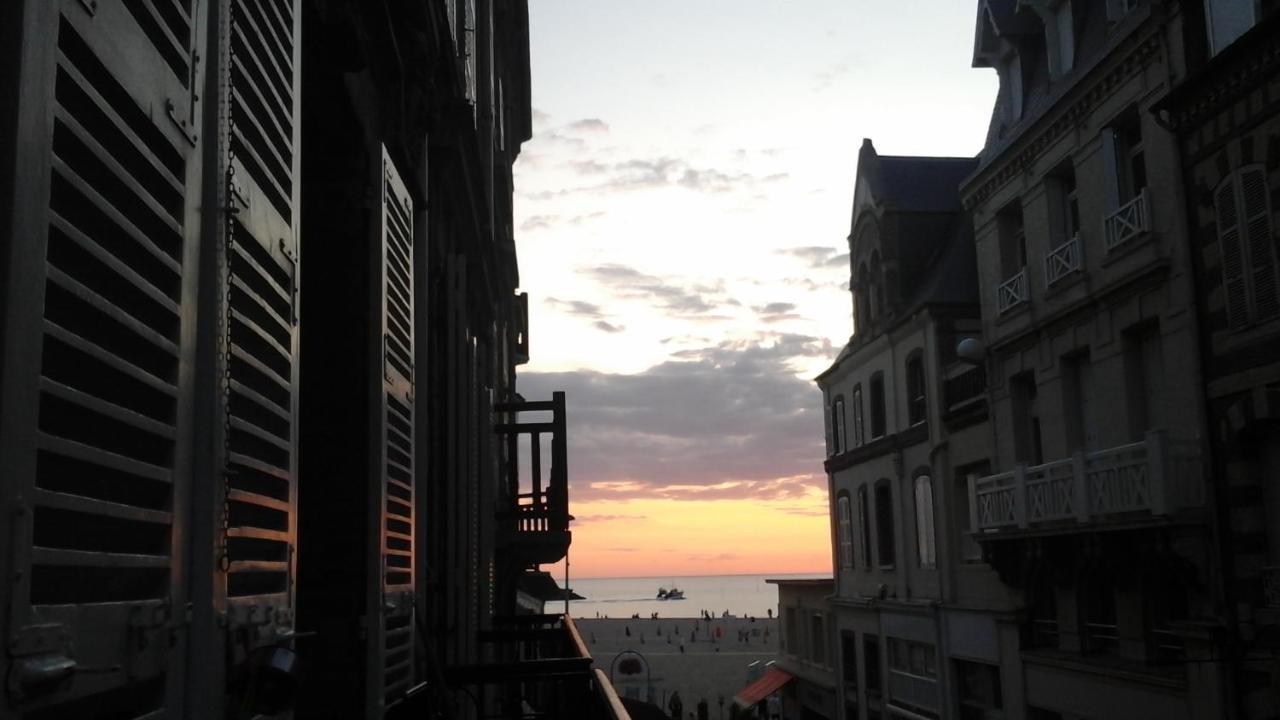 Trouville Centre 2 Pieces Balcon Sur Plage A 30 Metres Apartment Bagian luar foto